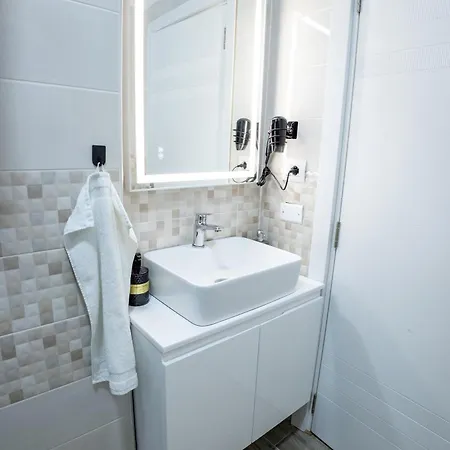 Appartement Days Free Parking Tirana