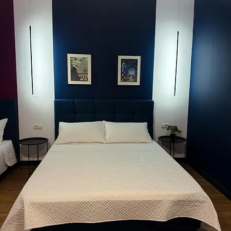 Days Free Parking * 티라나