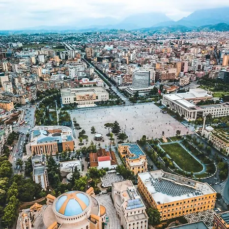 Days Free Parking Lejlighed Tirana