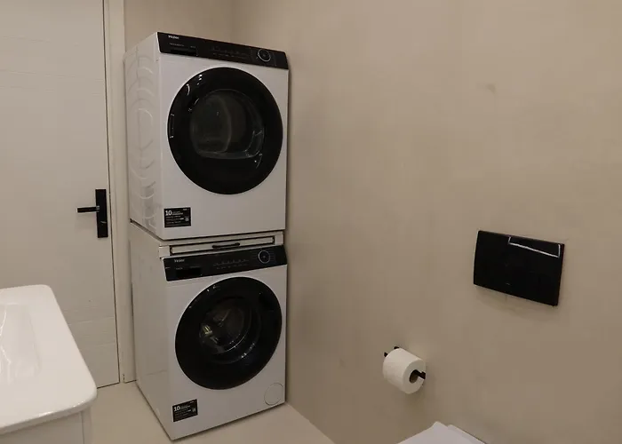 Days Free Parking Apartment *