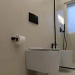 Days Free Parking * ティラナ