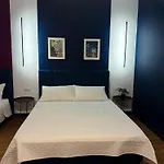 Days Free Parking * ティラナ